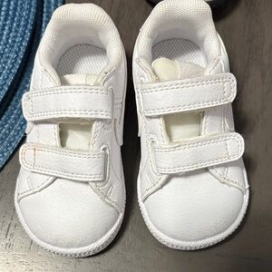 Nike Kids White Velcro Sneakers